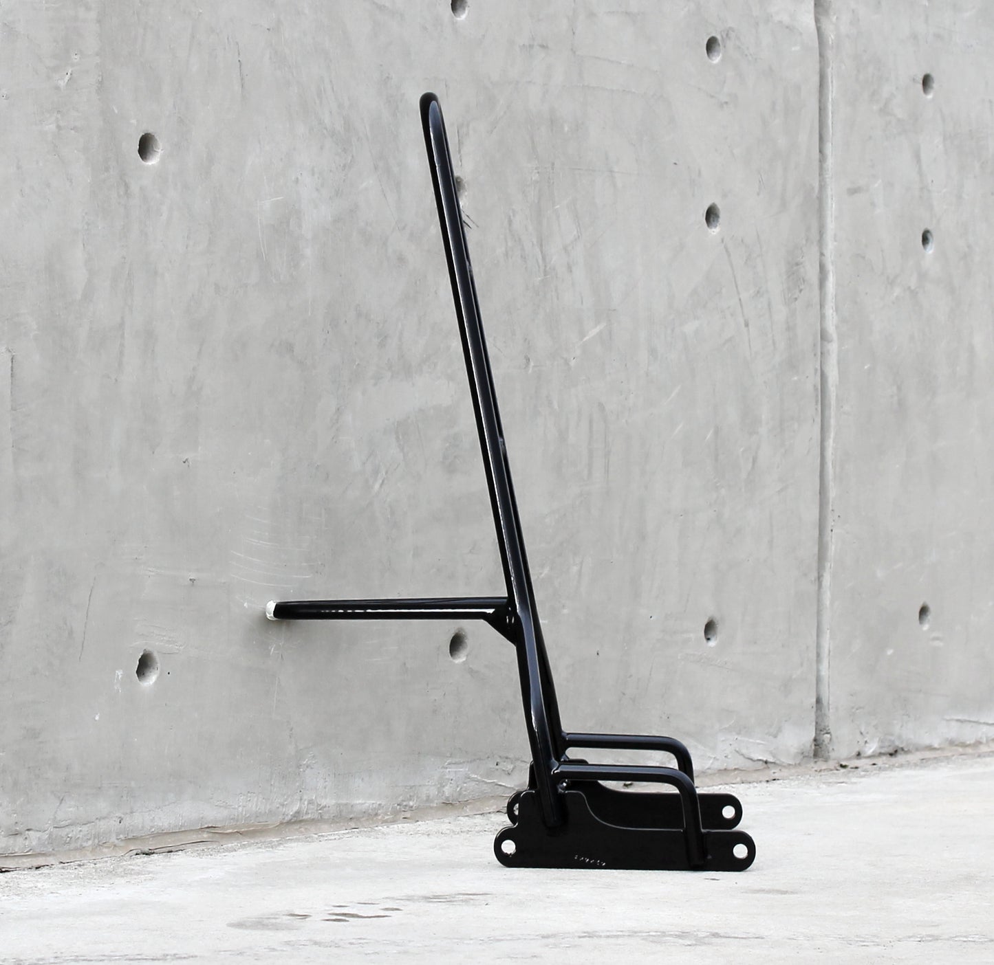 Edward Richie Softail Traveler Sissy Bar side view